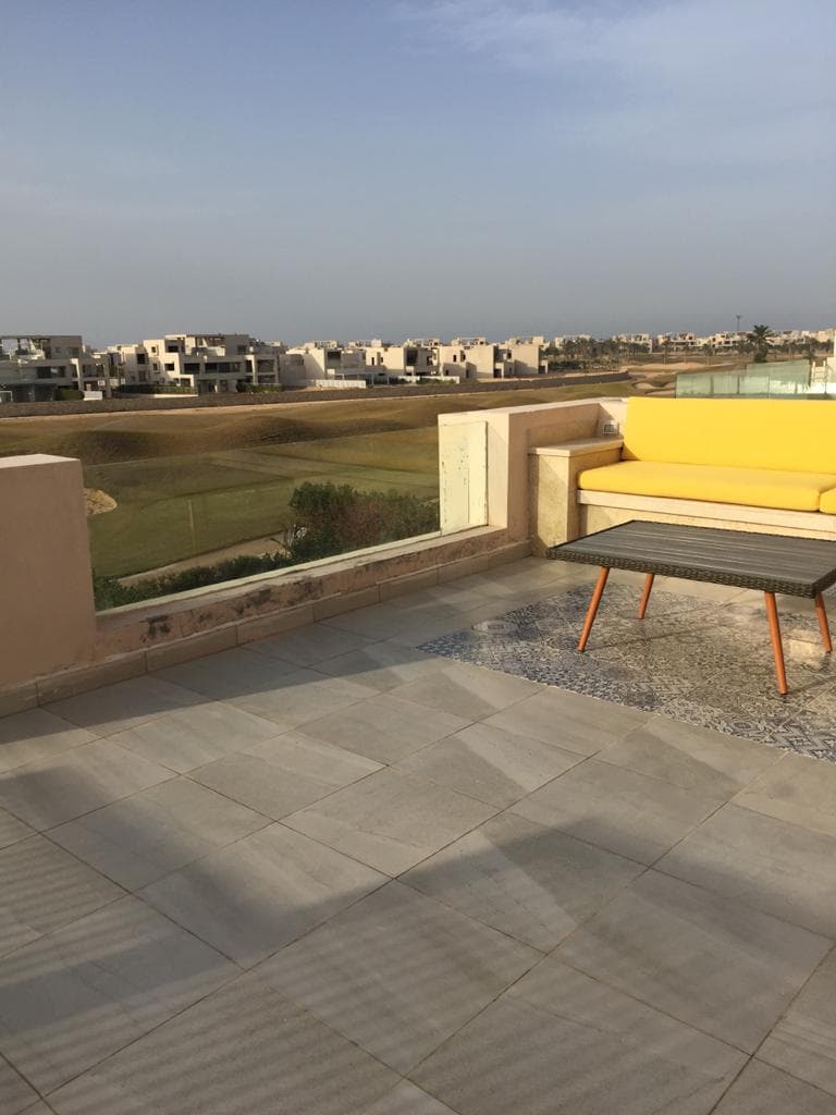 Chalet For Sale in Hacienda Bay